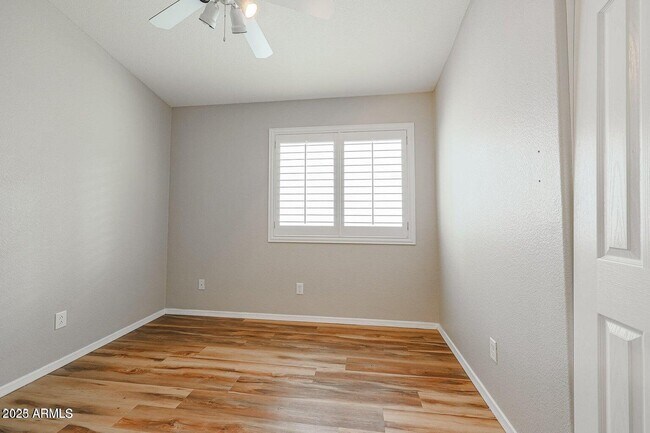 Building Photo - 4013 E Ironhorse Rd