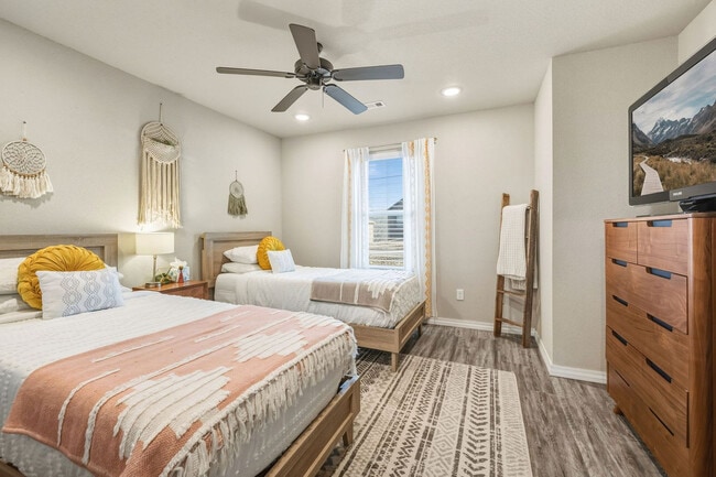 Building Photo - 9 Purfleet Dr