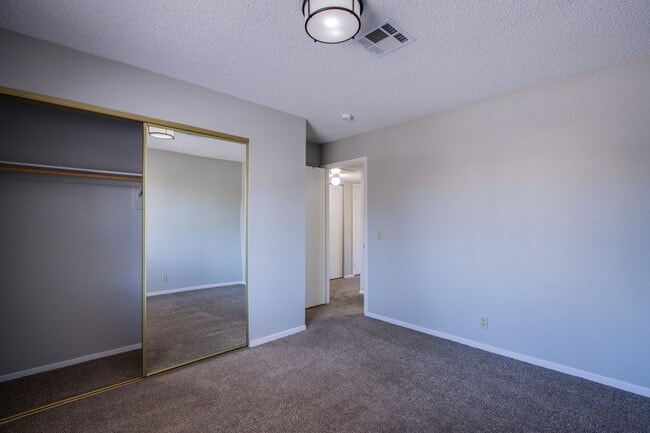 Building Photo - 1333 Cinder Rock Dr