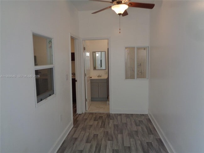 Building Photo - 2060 SE 14th St