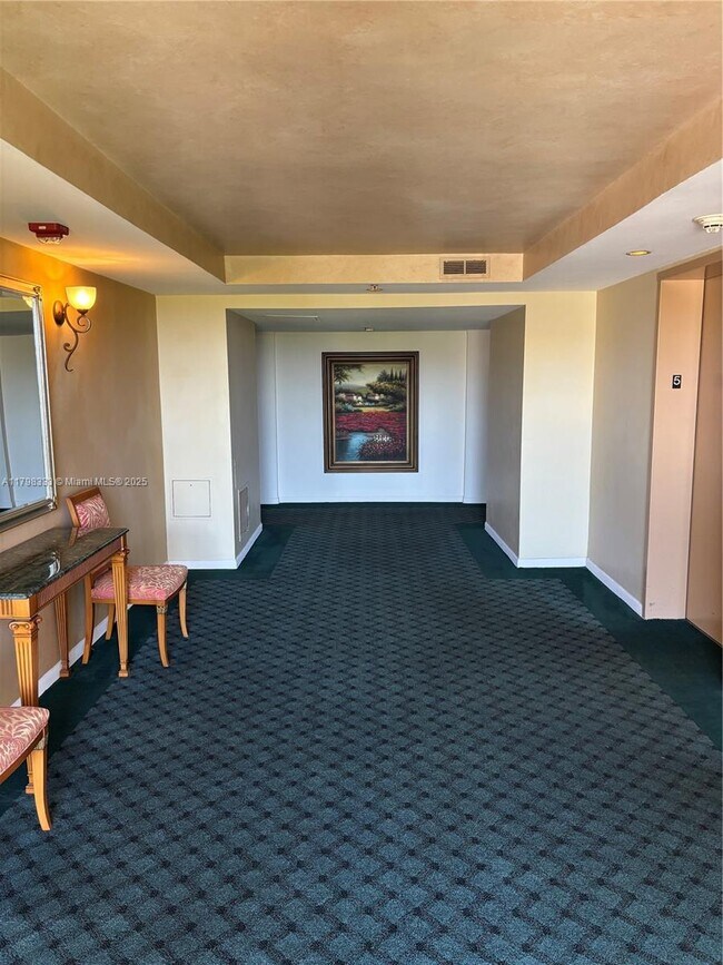 Building Photo - 19501 E Country Club Dr