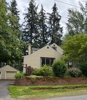 Frontage - 5820 SW Nevada Ct
