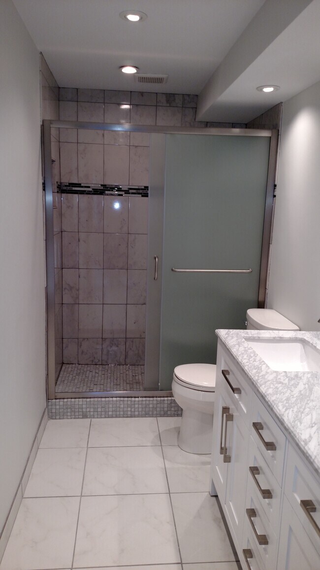 Building Photo - 475 Plum Creek Dr