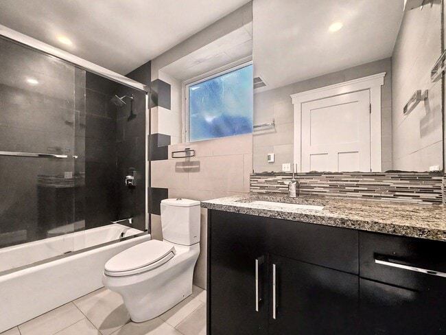 Building Photo - AVAILABLE NOW! Modern Capitol Hill 2 Bedroom Apartment, W/S/G Utilities Included!