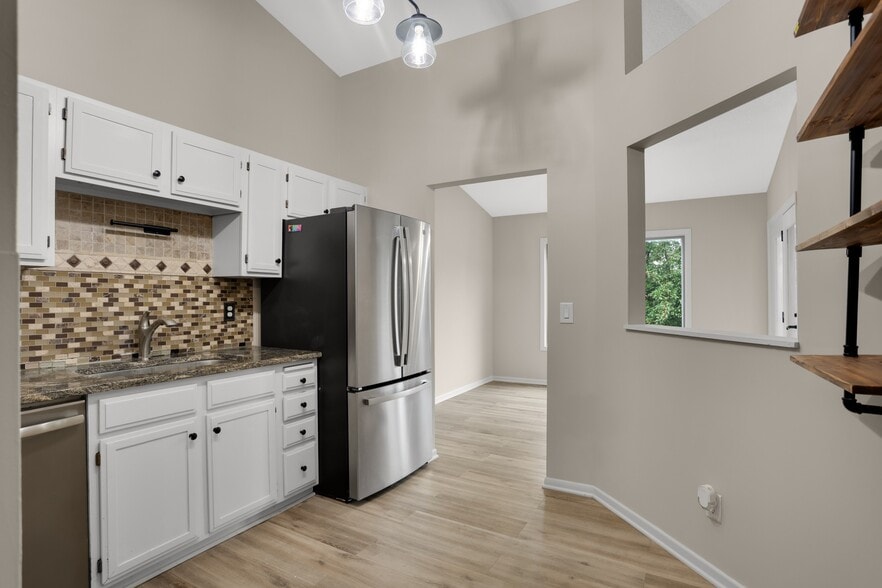 Building Photo - 3584 Blue Jay Way