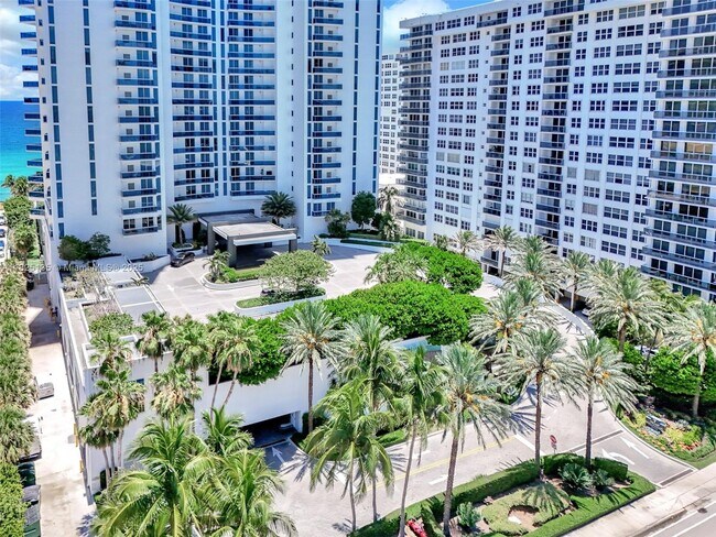Building Photo - 2711 S Ocean Dr
