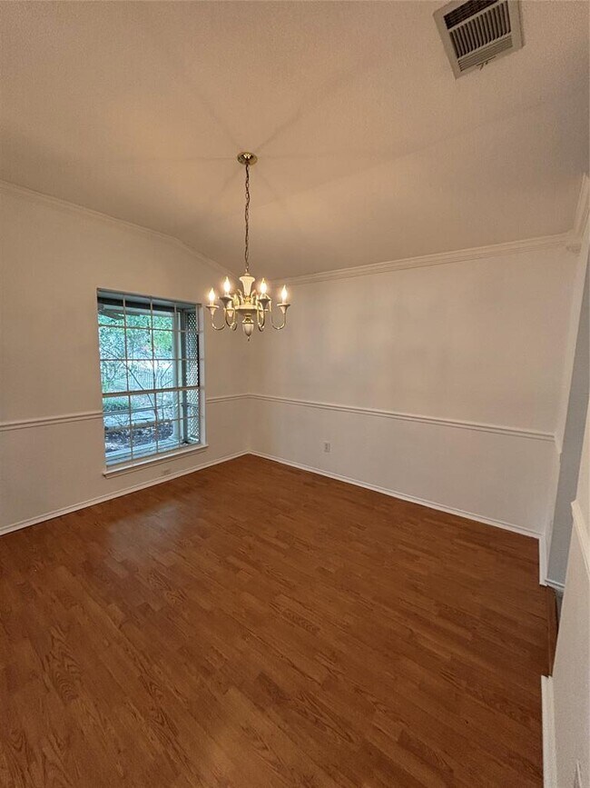 Building Photo - 1300 Leah Ln
