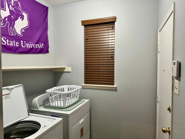 Building Photo - 4817 Salmon Run Way