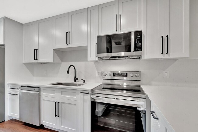 Building Photo - 1140 Mahogany Way