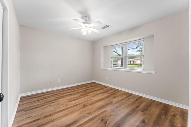 Building Photo - 9407 Brooding Oak Cir