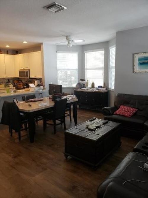 Building Photo - 4324 Main St