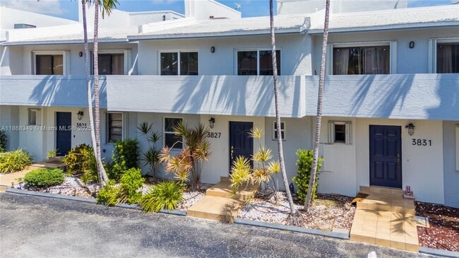 Building Photo - 3827 NE 166th St