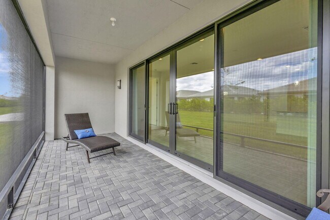 Building Photo - 12557 SW Rain River Dr