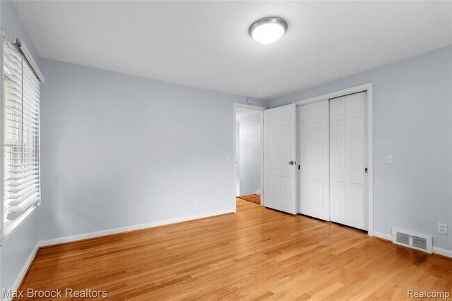 Building Photo - 600 Westwood Dr