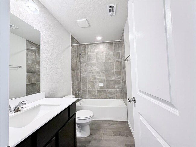 Building Photo - 18104 Emu Ln