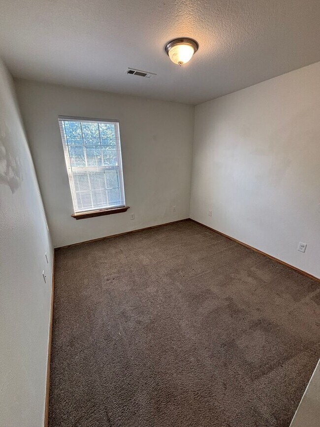 Building Photo - 2929 Meridian Pl