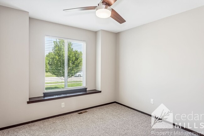 Building Photo - 5 Bedroom in Derby