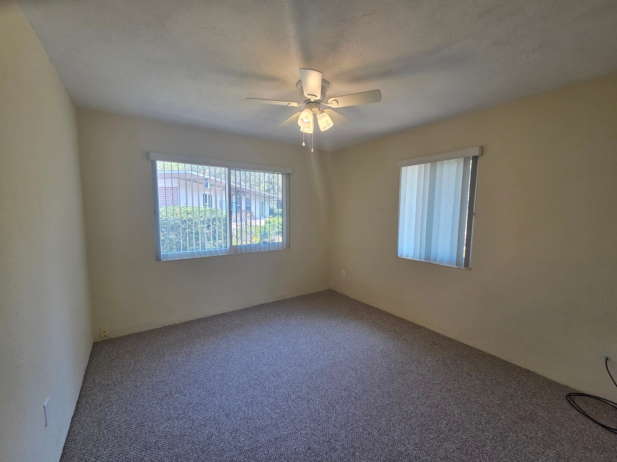 Bedroom view from the hall - 416 N Summerlin Ave