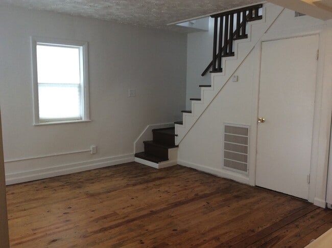 Building Photo - Cozy 1 bedroom Tiny Home on the East End of York City