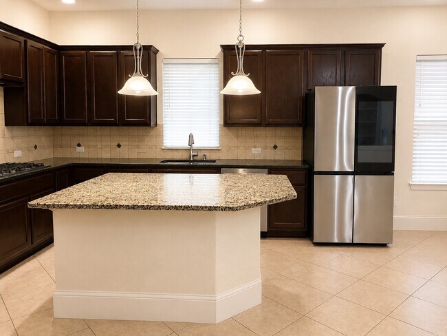Building Photo - 515 Newington Ln