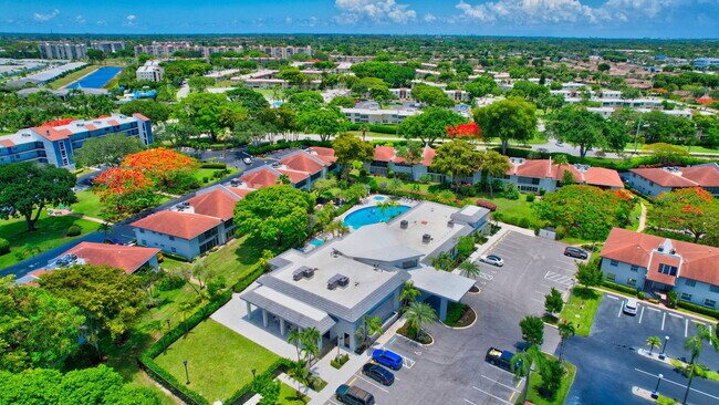 Building Photo - 6525 S Oriole Blvd