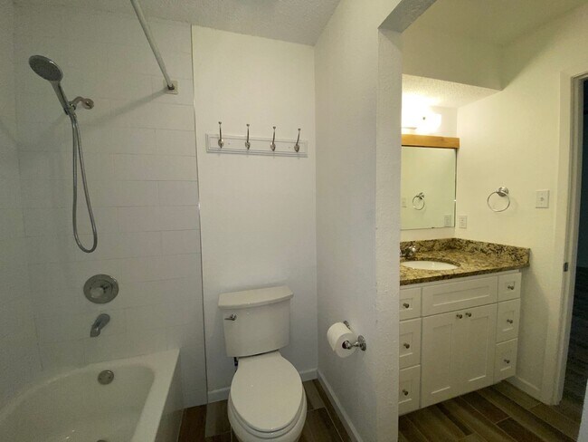 Building Photo - 9618 Sugar Hill Dr