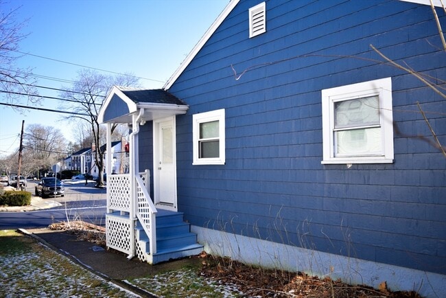 Building Photo - 77 Maryknoll St