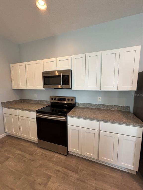 Building Photo - 3319 Rohan Rd