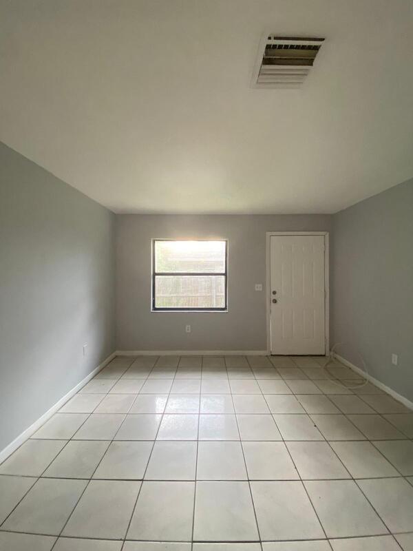 Building Photo - 1413 E 99th Ave