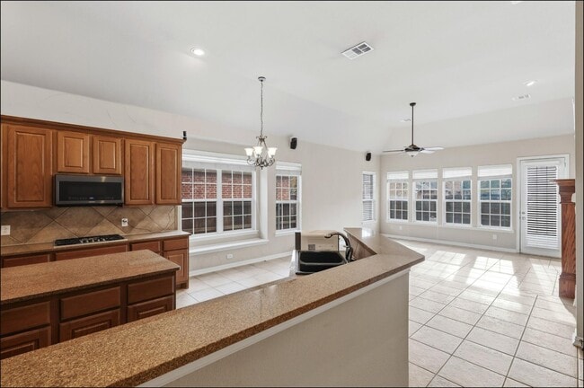 Building Photo - 14775 Holly Leaf Dr