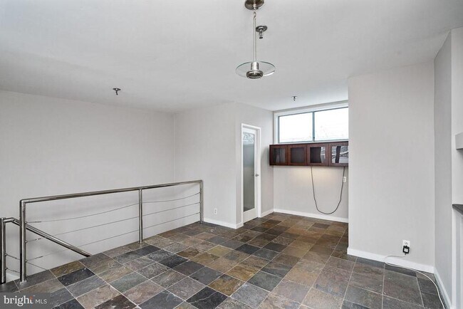 Building Photo - 7 N Christopher Columbus Blvd