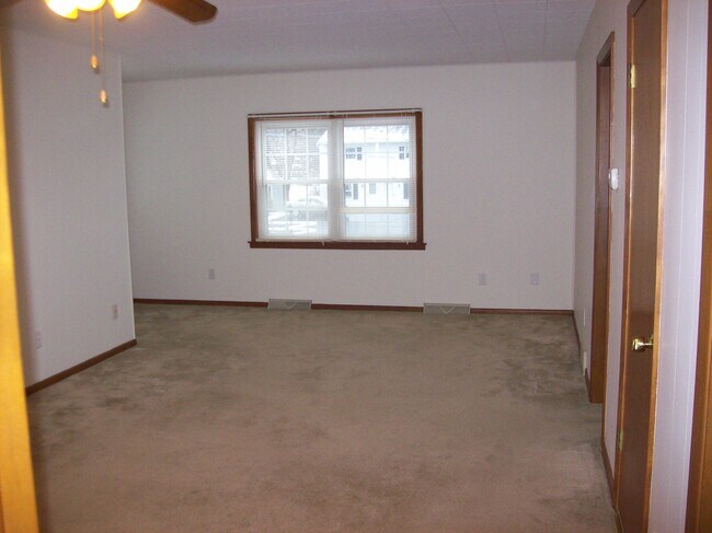 Primary Photo - 805 Powell Ave