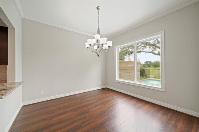 Building Photo - 414 Fox Briar Ln
