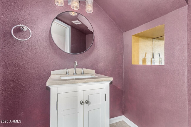 Building Photo - 21 W Pasadena Ave