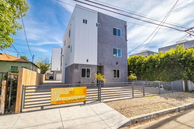 Building Photo - 5142 Riverton Ave