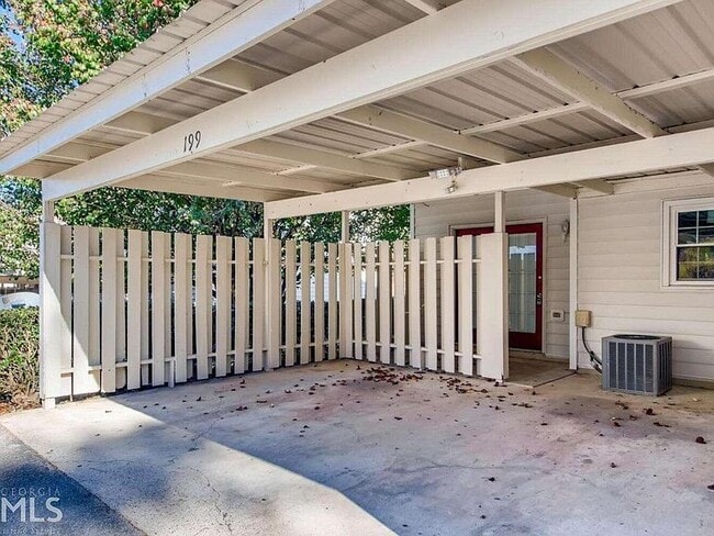 Building Photo - 199 Holcomb Ferry Rd