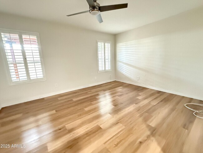 Building Photo - 6533 N Maryland Cir