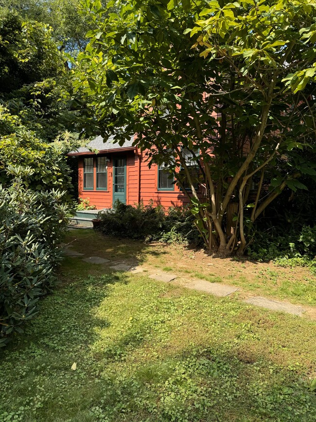 Front - 825 Prospect Ave