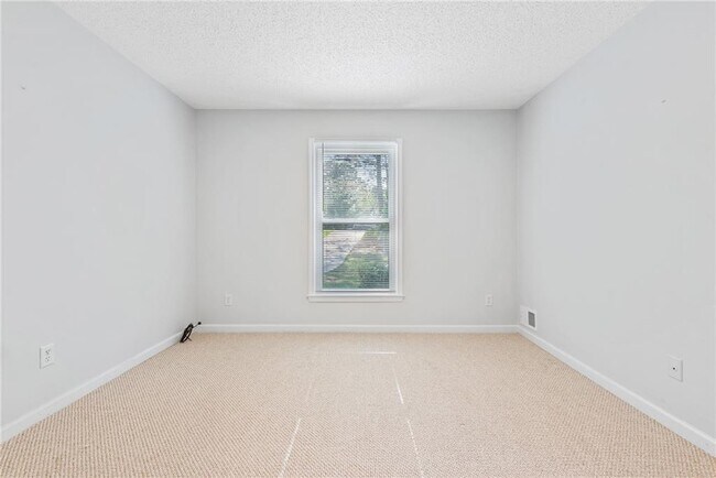 Building Photo - 2464 GA-20