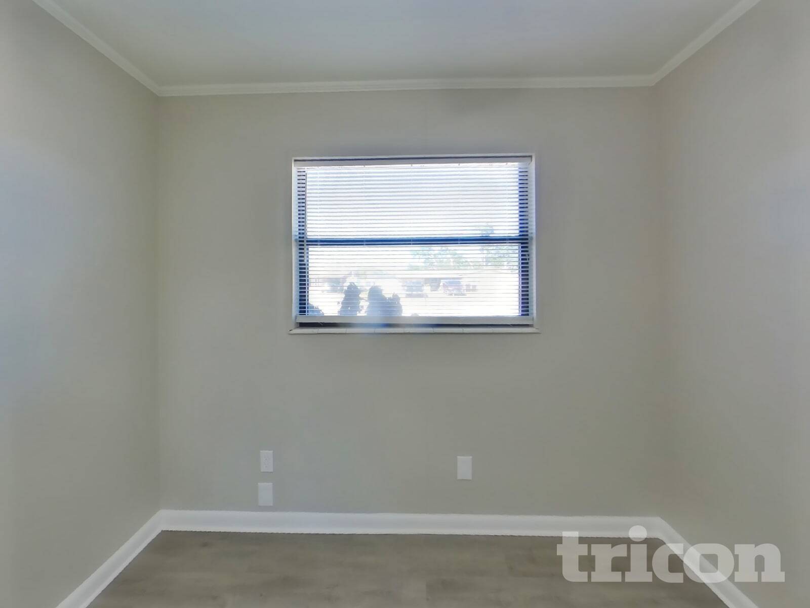 Building Photo - 1122 Ibsen Ave
