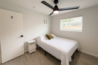 Building Photo - 1630 E 12th St