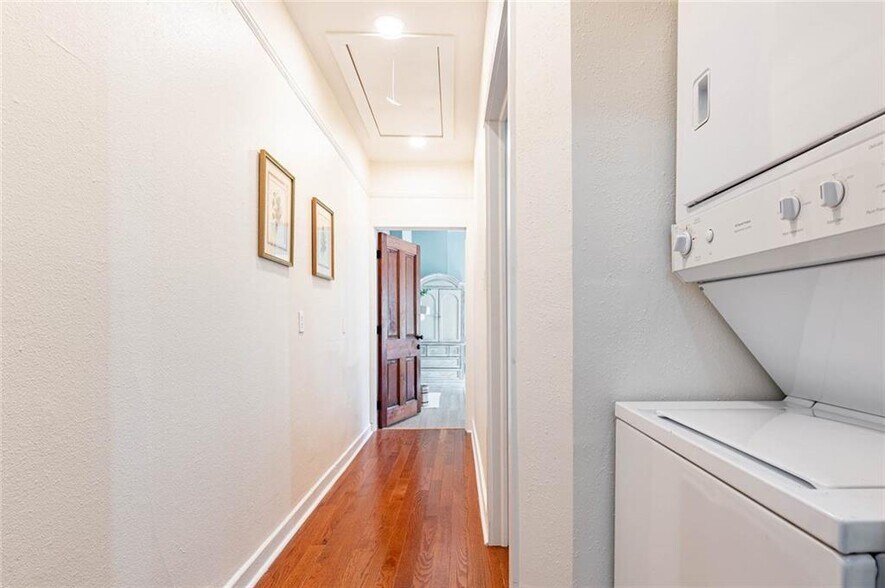 (old washer/dryer pictured) - 1519 Pauline St