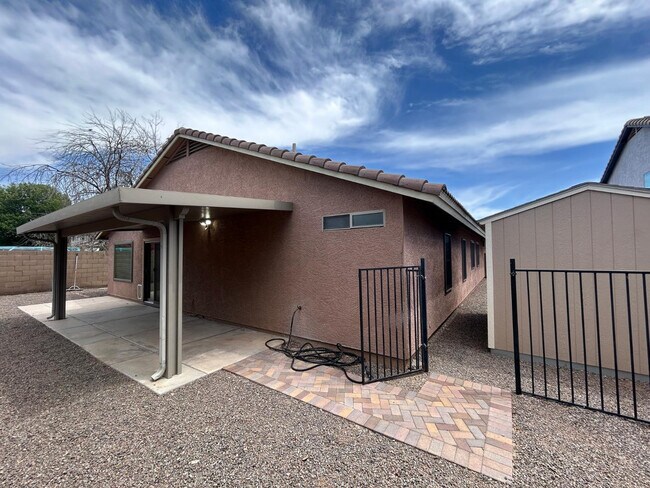 Building Photo - 3126 W Zachary Dr