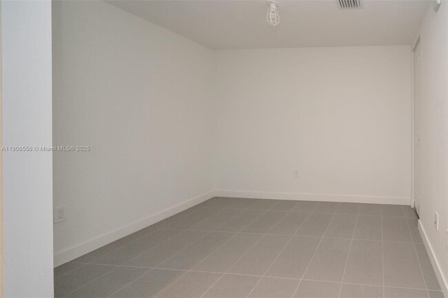 Building Photo - 1600 NE 1st Ave