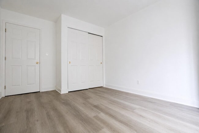 Building Photo - 8 Droyers Pointe Blvd