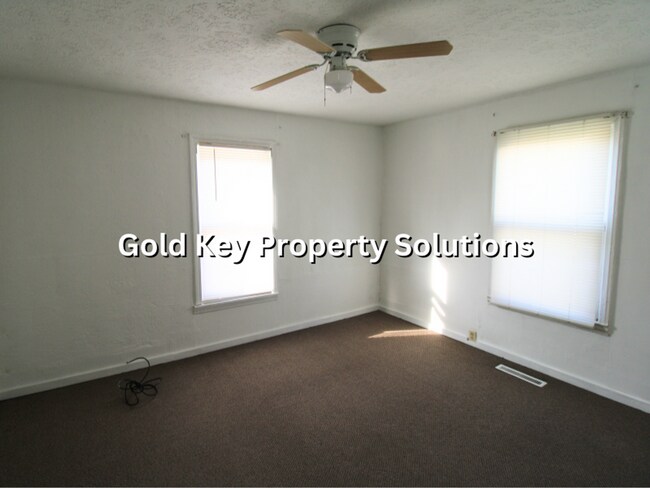 Building Photo - MUNCIE 2 BR 1 BA House with Carport and Large Yard (NO SECTION 8)