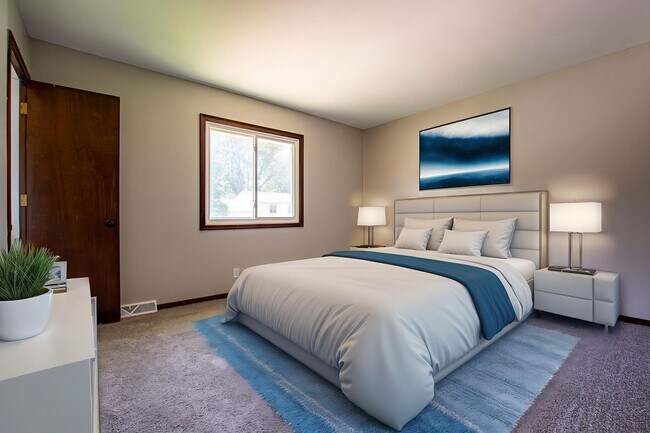 Building Photo - 3 Bedroom / 1.5 Bath with Fenced Backyard ...