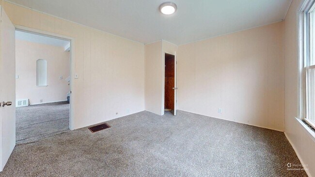 Building Photo - 8200 Beman Ave
