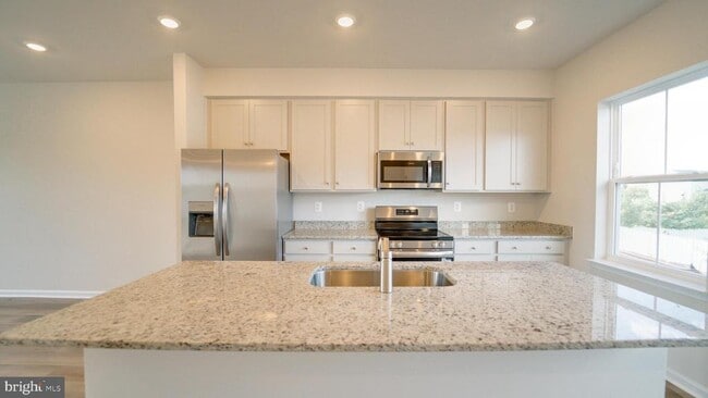 Building Photo - 103 Brashear Ct
