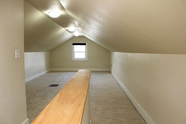 Building Photo - 2257 SE 43rd Ave